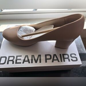 Dream Pairs sz 7 brand new-Nude heels